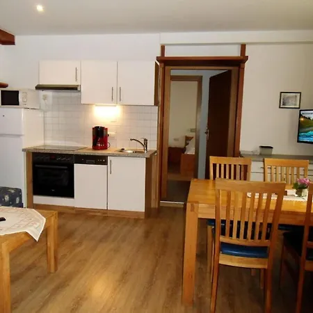 Holiday Apartment With 1 Bedroom Будинок відпочинку